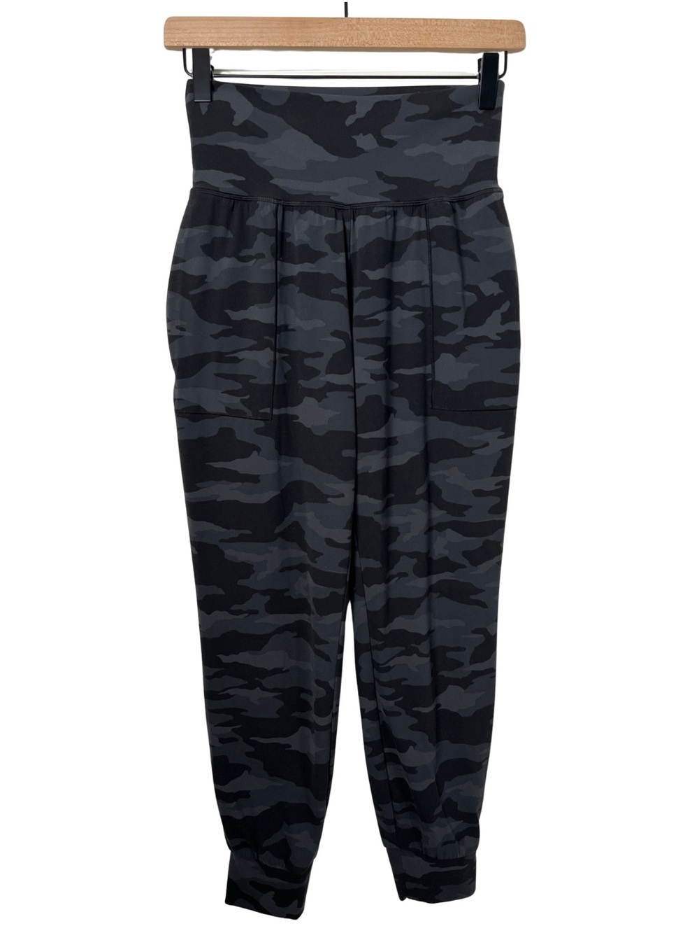 Athleta Salutation Camo Jogger Size XS Black Gray